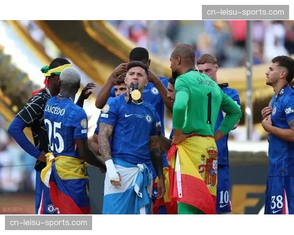 赛场瞬间：洛里昂门将扑出点球后受伤，被迫离场