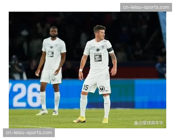 昂热主场对阵里昂，主队近期状态低迷防线堪忧