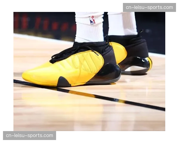 雷霆将Ousmane Dieng与2029年次轮签送至黄蜂，换回中锋Mason Plumlee